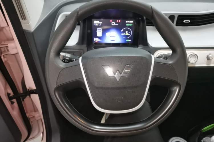 Used Wuling Hongguang MINIEV 2022 Macaron Premium Model – Lithium Iron Phosphate Steering Wheel