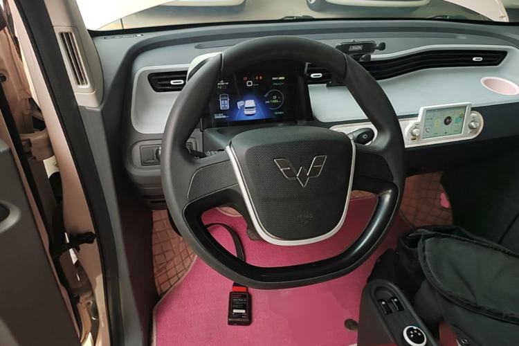 Used Wuling Hongguang MINIEV 2022 Macaron Premium Model – Lithium Iron Phosphate Steering Wheel