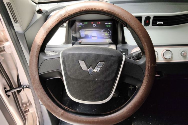 Used Wuling Hongguang MINIEV 2022 Macaron Fashion Model Lithium Iron Phosphate Steering Wheel