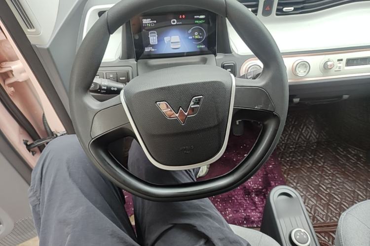 Used Wuling Hongguang MINIEV 2022 Macaron Premium Model – Lithium Ternary Battery Steering Wheel