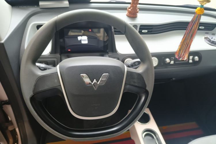 Used Wuling Hongguang MINIEV 2022 Macaron Premium Model – Lithium Iron Phosphate Steering Wheel