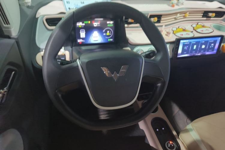 Used Wuling Hongguang MINIEV 2022 Macaron Premium Model – Lithium Iron Phosphate Steering Wheel