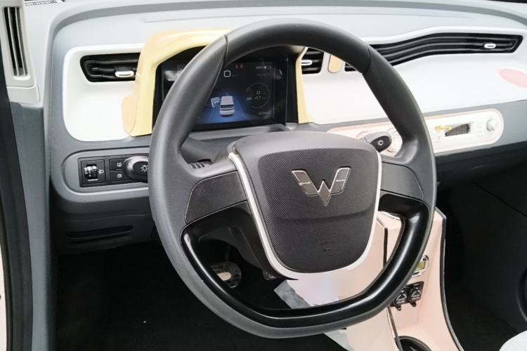 Used Wuling Hongguang MINIEV 2022 Macaron Premium Model – Lithium Iron Phosphate Steering Wheel