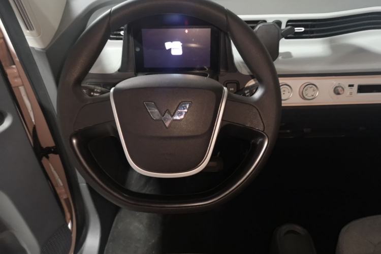 Used Wuling Hongguang MINIEV 2022 Macaron Premium Model – Lithium Ternary Battery Steering Wheel