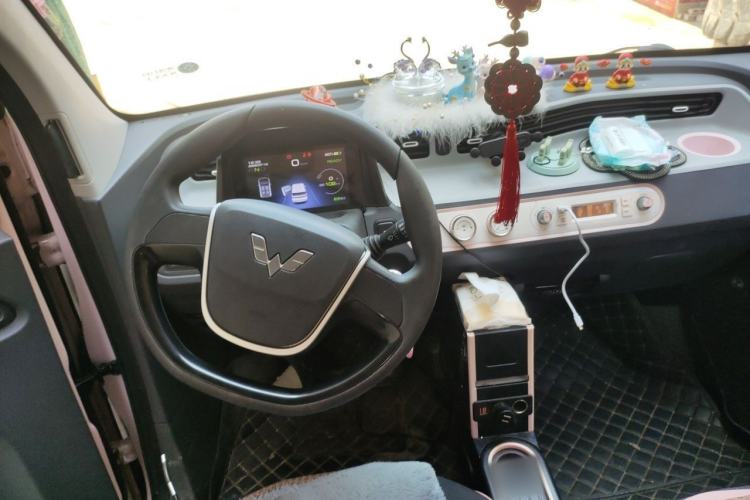 Used Wuling Hongguang MINIEV 2022 Macaron Premium Model – Lithium Iron Phosphate Steering Wheel