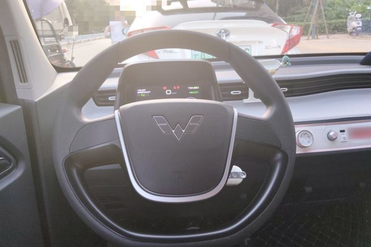 Used Wuling Hongguang MINIEV 2022 Macaron Premium Model – Lithium Iron Phosphate Steering Wheel