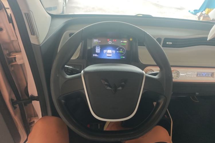 Used Wuling Hongguang MINIEV 2022 Macaron Premium Model – Lithium Iron Phosphate Steering Wheel