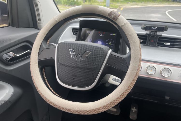 Used Wuling Hongguang MINIEV 2022 Macaron Fashion Edition Lithium-Nickel-Cobalt-Alpha-oxide Steering Wheel