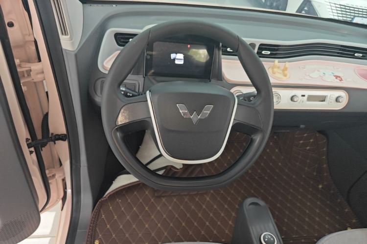 Used Wuling Hongguang MINIEV 2022 Macaron Fashion Model Lithium Iron Phosphate Steering Wheel