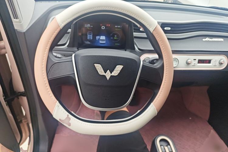 Used Wuling Hongguang MINIEV 2022 Macaron Fashion Model Lithium Iron Phosphate Steering Wheel