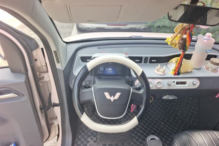 Used Wuling Hongguang MINIEV 2022 Macaron Premium Model – Lithium Iron Phosphate Steering Wheel