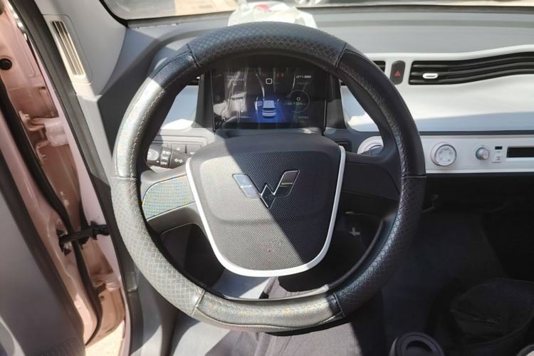 Used Wuling Hongguang MINIEV 2022 Macaron Premium Model – Lithium Iron Phosphate Steering Wheel