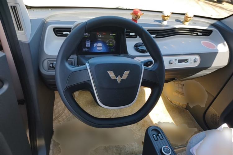 Used Wuling Hongguang MINIEV 2022 Macaron Premium Model – Lithium Iron Phosphate Steering Wheel
