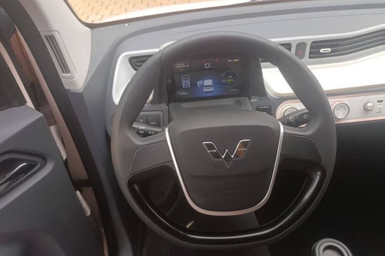 Used Wuling Hongguang MINIEV 2022 Macaron Premium Model – Lithium Iron Phosphate Steering Wheel