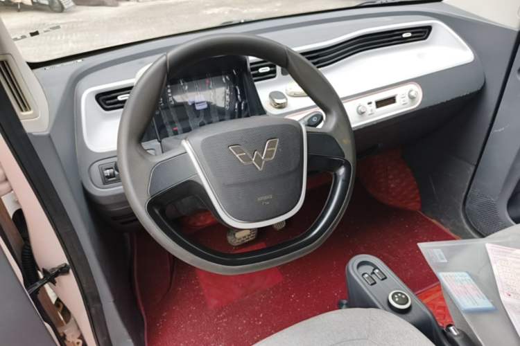 Used Wuling Hongguang MINIEV 2022 Macaron Premium Model – Lithium Iron Phosphate Steering Wheel