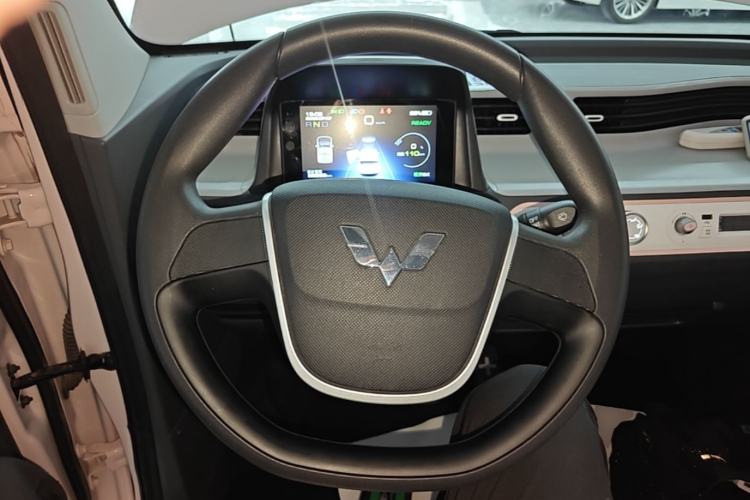 Used Wuling Hongguang MINIEV 2022 Macaron Premium Model – Lithium Iron Phosphate Steering Wheel