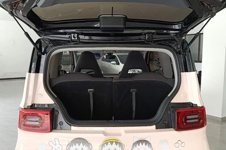 Used Wuling Hongguang MINIEV 2022 Macaron Premium Model – Lithium Iron Phosphate Trunk