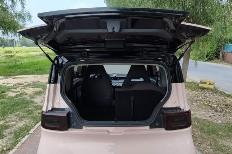 Used Wuling Hongguang MINIEV 2022 Macaron Premium Model – Lithium Iron Phosphate Trunk