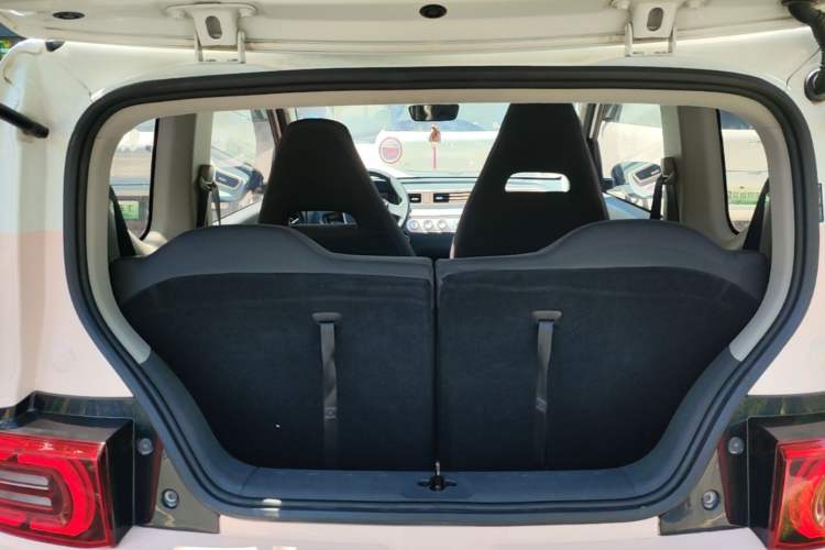 Used Wuling Hongguang MINIEV 2022 Macaron Premium Model – Lithium Ternary Battery Trunk