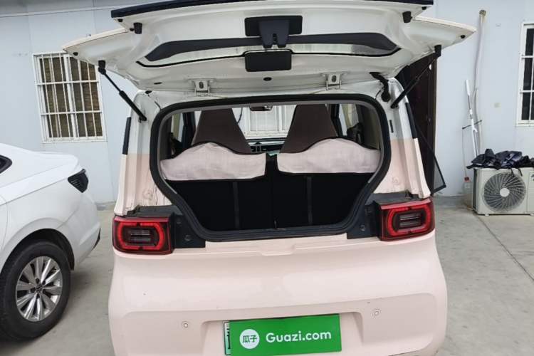 Used Wuling Hongguang MINIEV 2022 Macaron Fashion Model Lithium Iron Phosphate Trunk