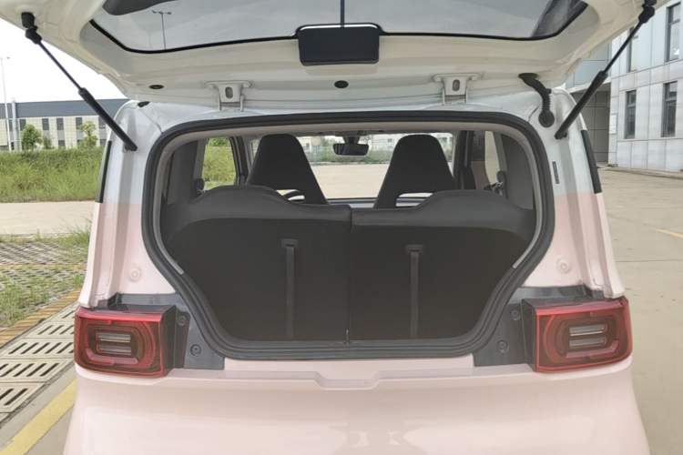Used Wuling Hongguang MINIEV 2022 Macaron Fashion Model Lithium Iron Phosphate Trunk