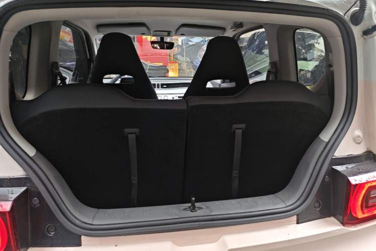 Used Wuling Hongguang MINIEV 2022 Macaron Premium Model – Lithium Iron Phosphate Trunk