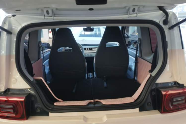Used Wuling Hongguang MINIEV 2022 Macaron Premium Model – Lithium Iron Phosphate Trunk