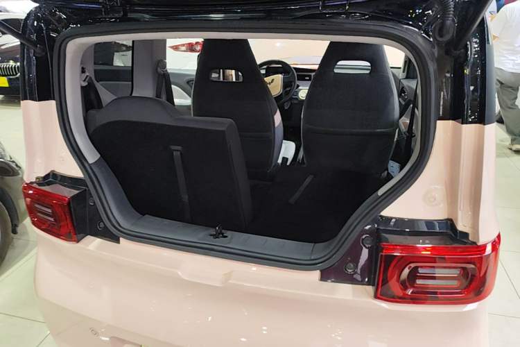 Used Wuling Hongguang MINIEV 2022 Macaron Premium Model – Lithium Iron Phosphate Trunk