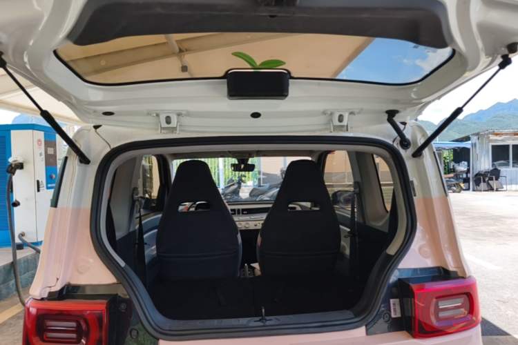 Used Wuling Hongguang MINIEV 2022 Macaron Premium Model – Lithium Iron Phosphate Trunk