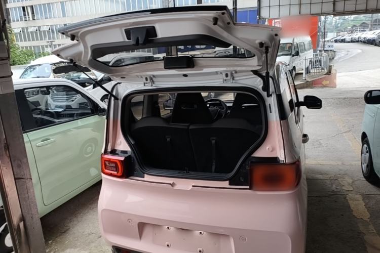 Used Wuling Hongguang MINIEV 2022 Macaron Fashion Model Lithium Iron Phosphate Trunk