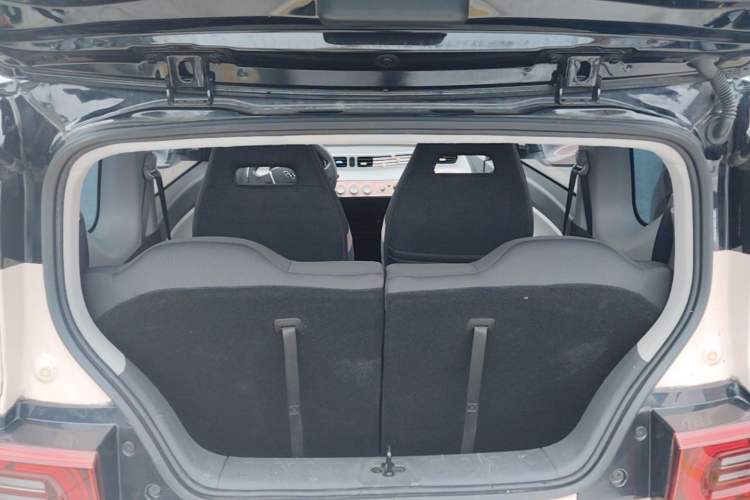 Used Wuling Hongguang MINIEV 2022 Macaron Premium Model – Lithium Iron Phosphate Trunk