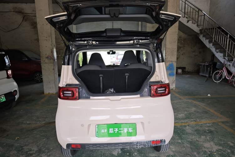 Used Wuling Hongguang MINIEV 2022 Macaron Fashion Model Lithium Iron Phosphate Trunk