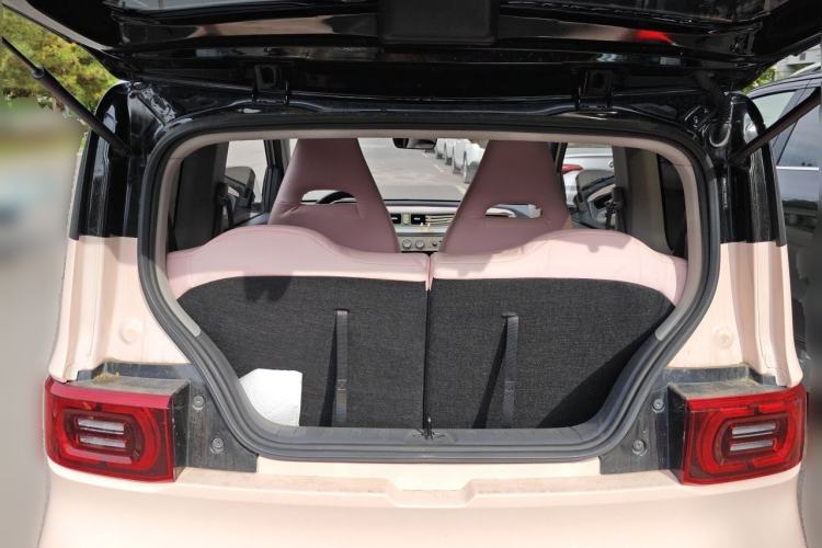 Used Wuling Hongguang MINIEV 2022 Macaron Fashion Model Lithium Iron Phosphate Trunk