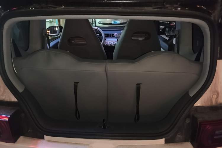 Used Wuling Hongguang MINIEV 2022 Macaron Premium Model – Lithium Iron Phosphate Trunk
