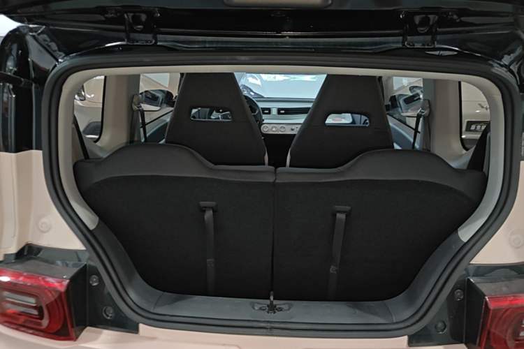 Used Wuling Hongguang MINIEV 2022 Macaron Premium Model – Lithium Iron Phosphate Trunk