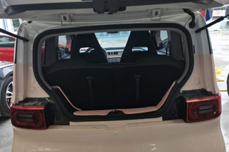 Used Wuling Hongguang MINIEV 2022 Macaron Premium Model – Lithium Iron Phosphate Trunk