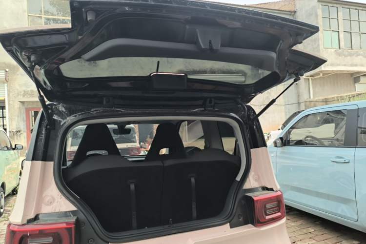 Used Wuling Hongguang MINIEV 2022 Macaron Fashion Model Lithium Iron Phosphate Trunk