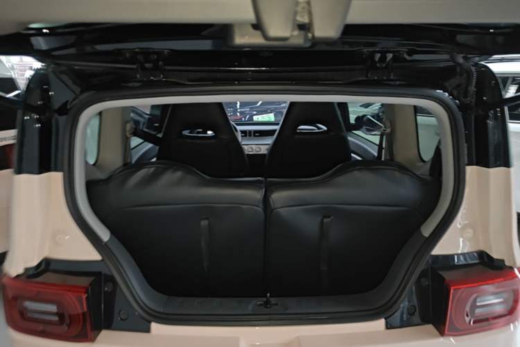 Used Wuling Hongguang MINIEV 2022 Macaron Premium Model – Lithium Iron Phosphate Trunk