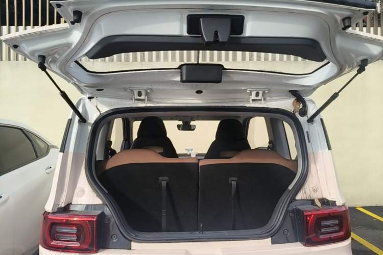 Used Wuling Hongguang MINIEV 2022 Macaron Premium Model – Lithium Iron Phosphate Trunk