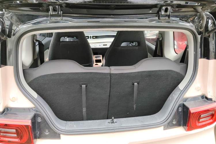 Used Wuling Hongguang MINIEV 2022 Macaron Premium Model – Lithium Iron Phosphate Trunk