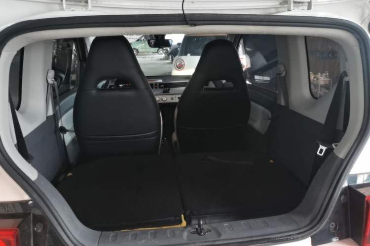 Used Wuling Hongguang MINIEV 2022 Macaron Premium Model – Lithium Iron Phosphate Trunk