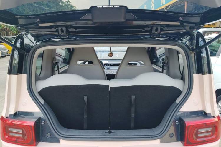 Used Wuling Hongguang MINIEV 2022 Macaron Premium Model – Lithium Iron Phosphate Trunk