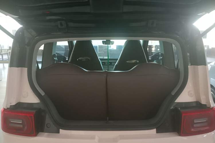 Used Wuling Hongguang MINIEV 2022 Macaron Premium Model – Lithium Iron Phosphate Trunk