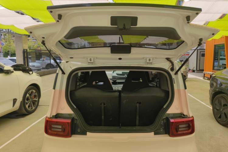 Used Wuling Hongguang MINIEV 2022 Macaron Fashion Model Lithium Iron Phosphate Trunk