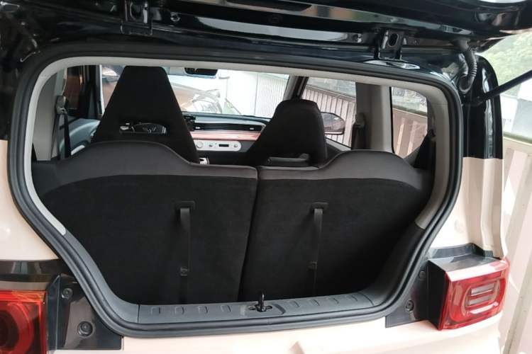 Used Wuling Hongguang MINIEV 2022 Macaron Premium Model – Lithium Ternary Battery Trunk
