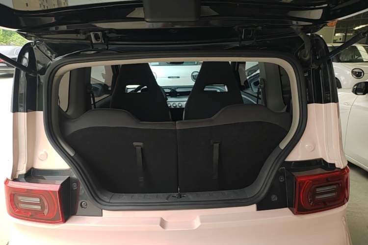 Used Wuling Hongguang MINIEV 2022 Macaron Premium Model – Lithium Iron Phosphate Trunk