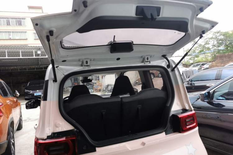 Used Wuling Hongguang MINIEV 2022 Macaron Premium Model – Lithium Iron Phosphate Trunk