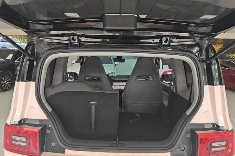 Used Wuling Hongguang MINIEV 2022 Macaron Fashion Model Lithium Iron Phosphate Trunk