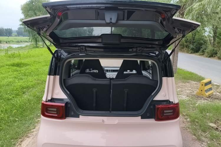 Used Wuling Hongguang MINIEV 2022 Macaron Premium Model – Lithium Iron Phosphate Trunk