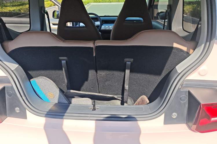 Used Wuling Hongguang MINIEV 2022 GAMEBOY 200km Play Edition with Lithium Iron Phosphate Trunk